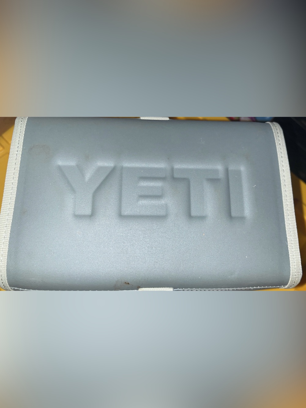 Yeti Gray Daytrip Carry Cooler Bag lunch bag 6L - Picture 7 of 7